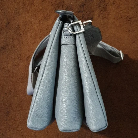 DKNY Nala Crossbody Bag NWOT - Picture 4 of 7